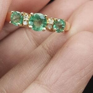 Elegant Gold and Green Gemstone Ring